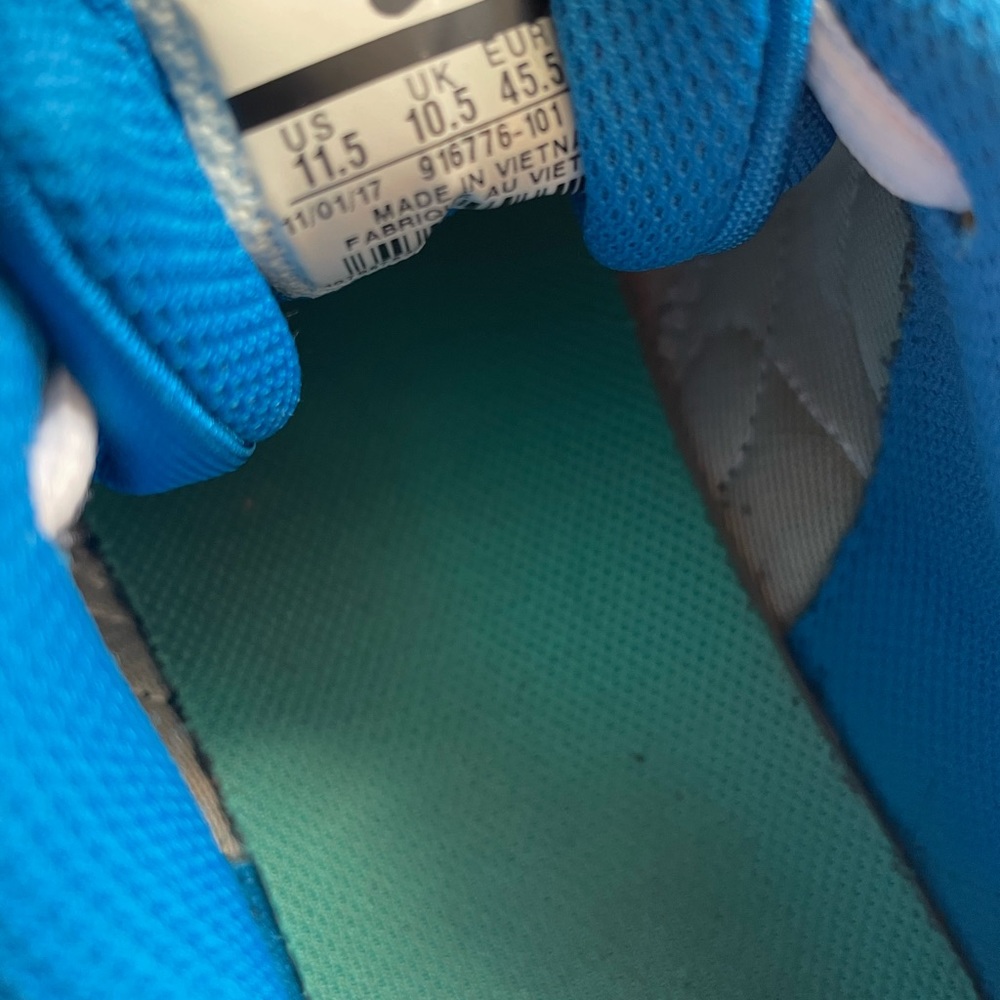 Nike Casual Shoe *RARE FIND* - Picture 6 of 6